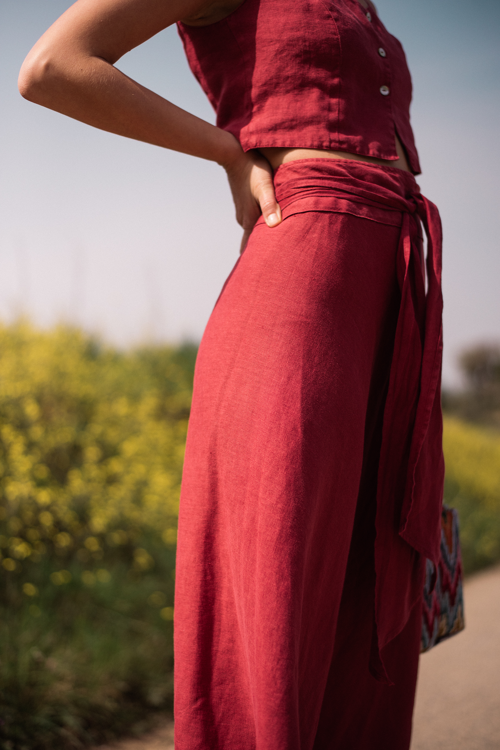 RED LINEN TOTAL LOOK