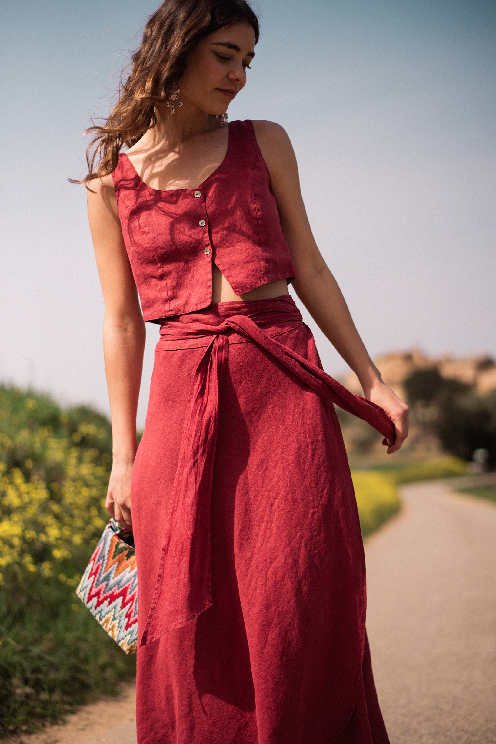 RED LINEN TOTAL LOOK