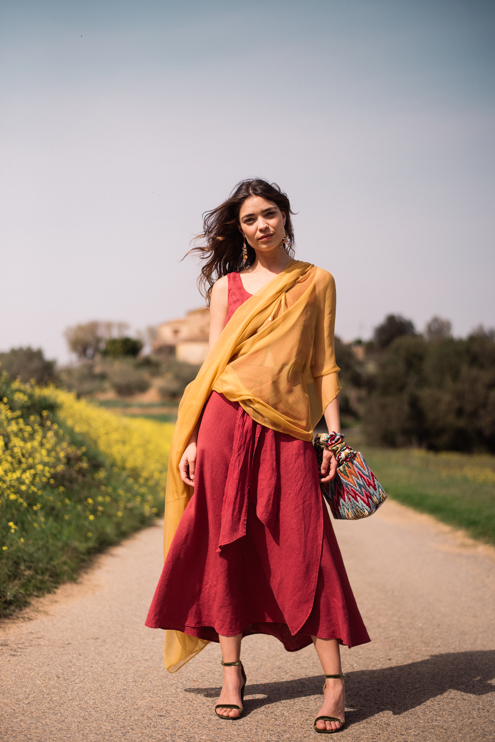 RED LINEN TOTAL LOOK