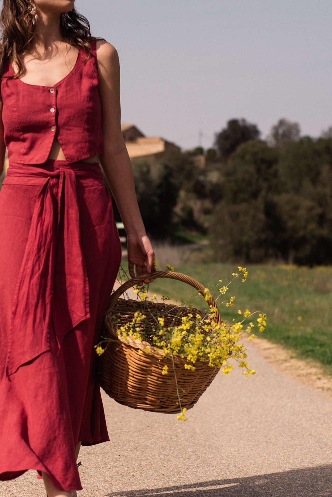 RED LINEN TOTAL LOOK