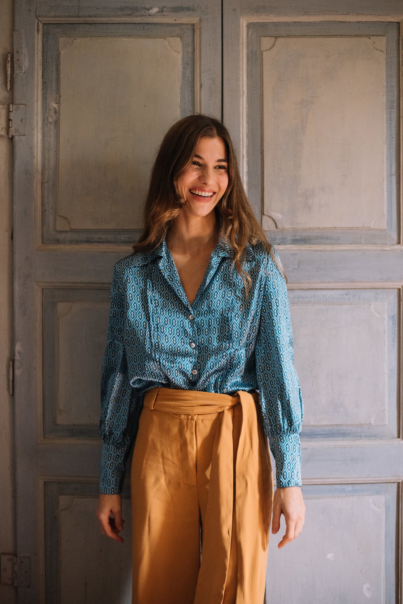 BLUSA DE SEDA AZUL