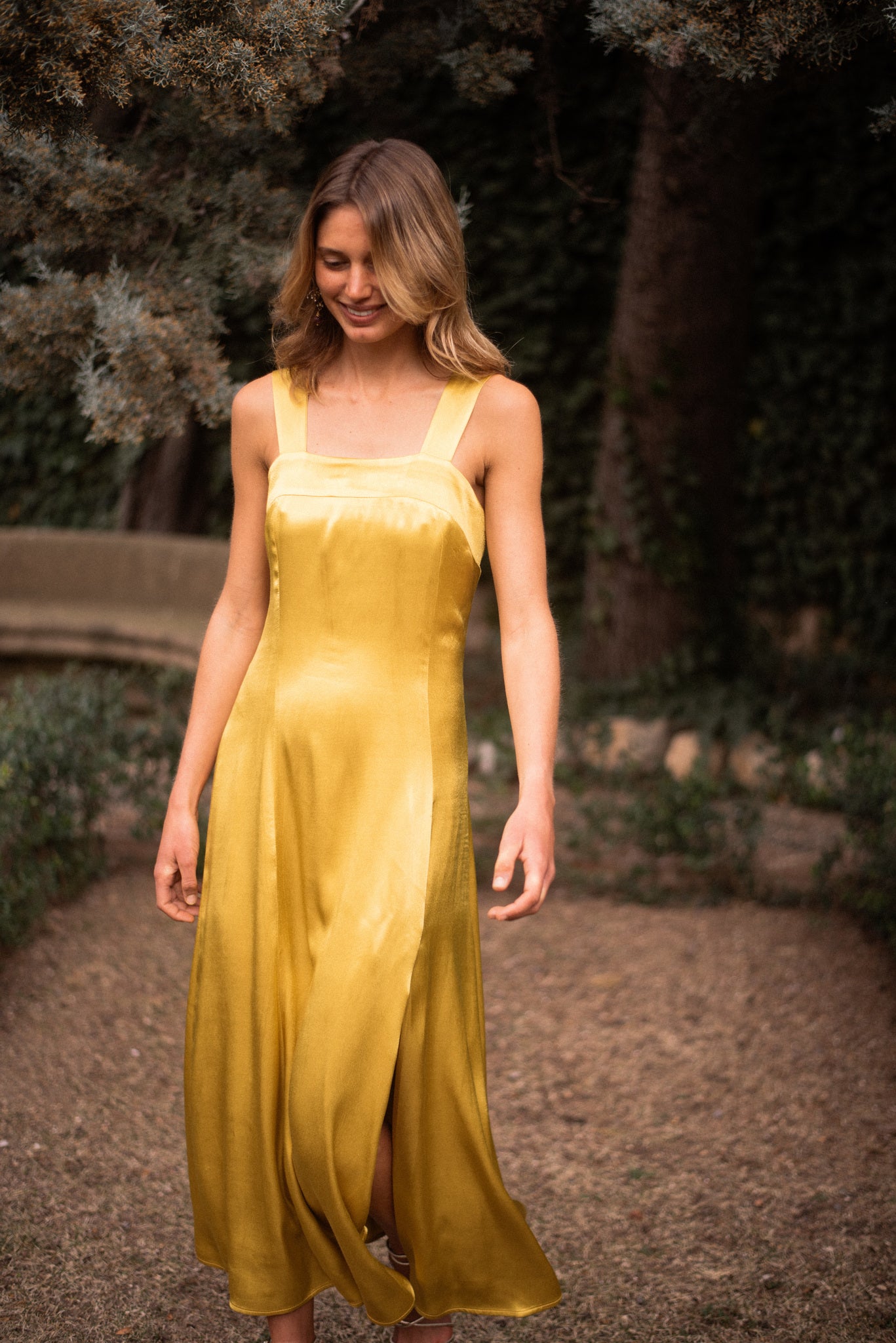 VESTIDO CAMELIA ORO