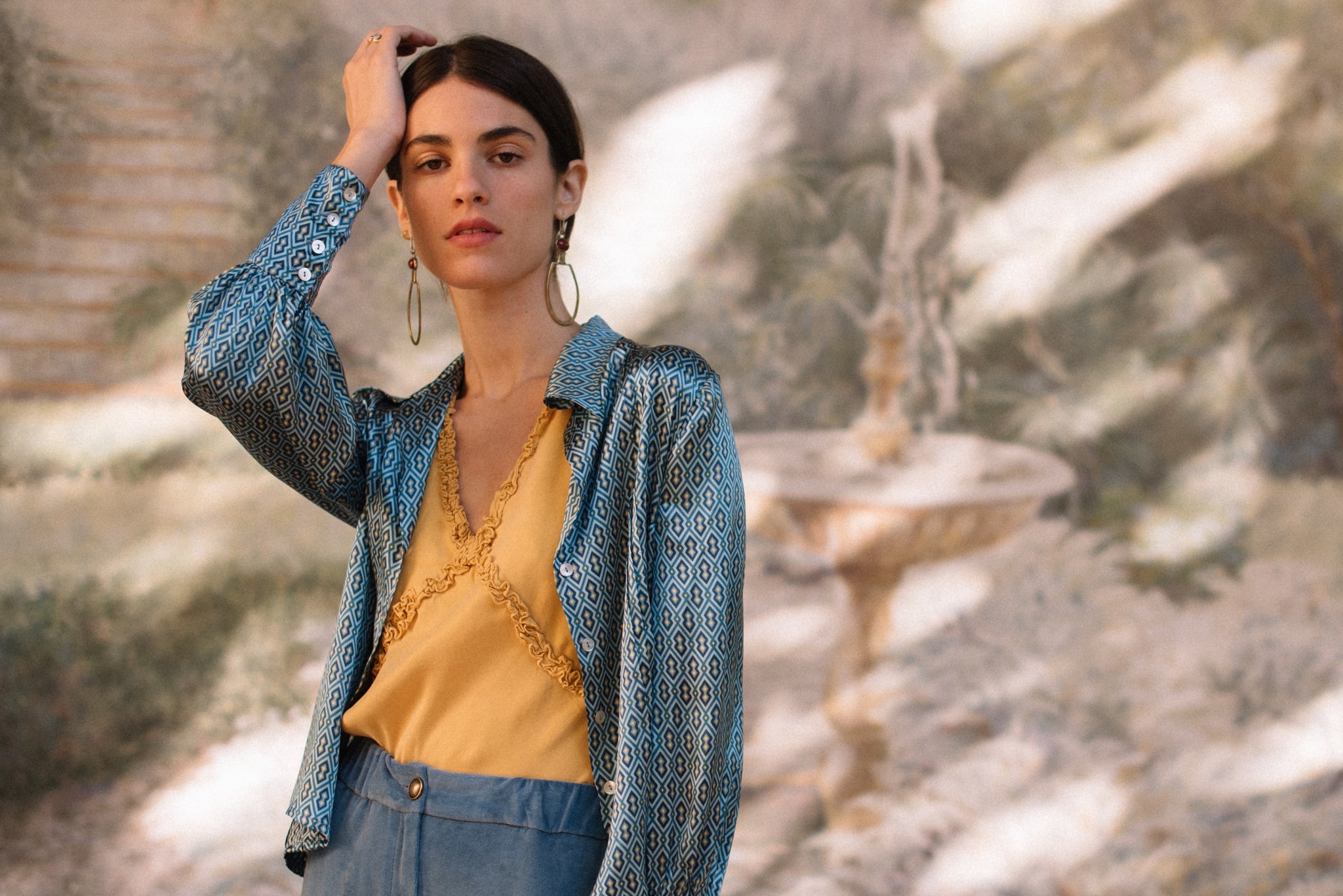 BLUSA DE SEDA AZUL